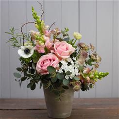 A Vintage Chic Pot Arrangement